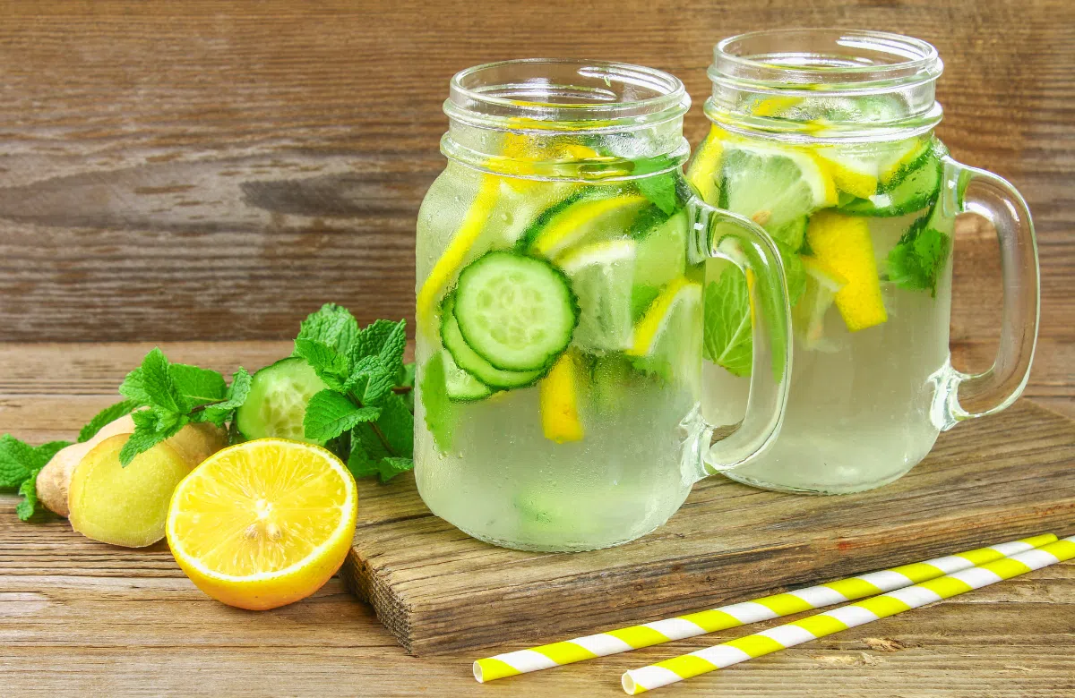 Nước Detox Giảm Cân Từ Chanh Và Dưa Leo 
