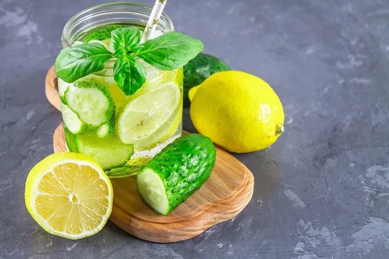 Nước Detox Giảm Cân Từ Chanh Và Dưa Leo 