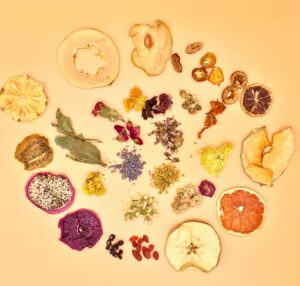Uống trà detox hoa quả sấy khô có tốt không